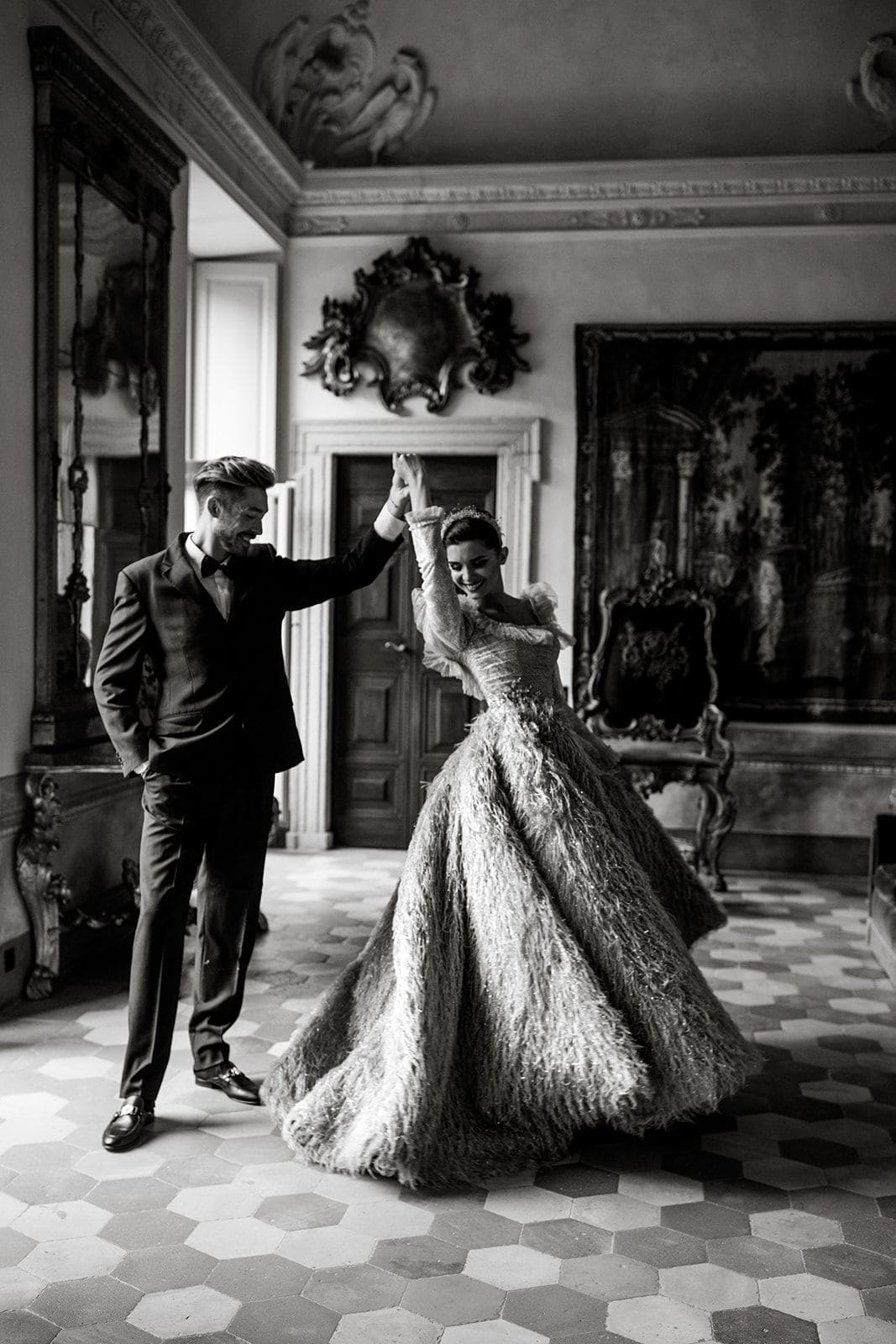 Bride and groom dance in Villa Balbiano after their first look