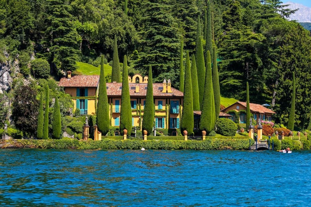 Villa la Casinella, one of the best Lake Como wedding venues, as seen by boat from Lake Como