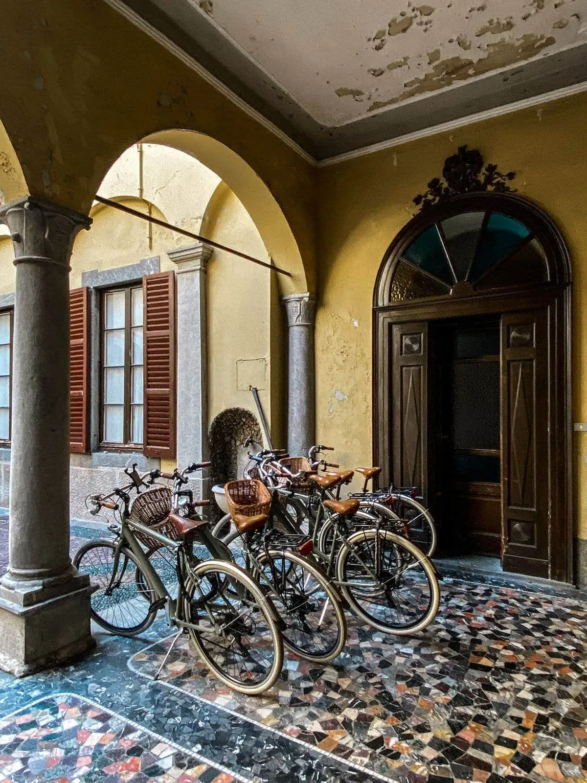Bikes outside front of Palazzo Albricci