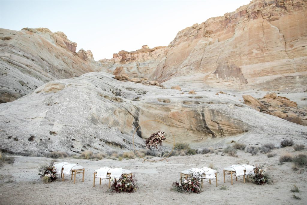 The plateaus of Utah serve as the backdrop for an intimate Amangiri elopement. 