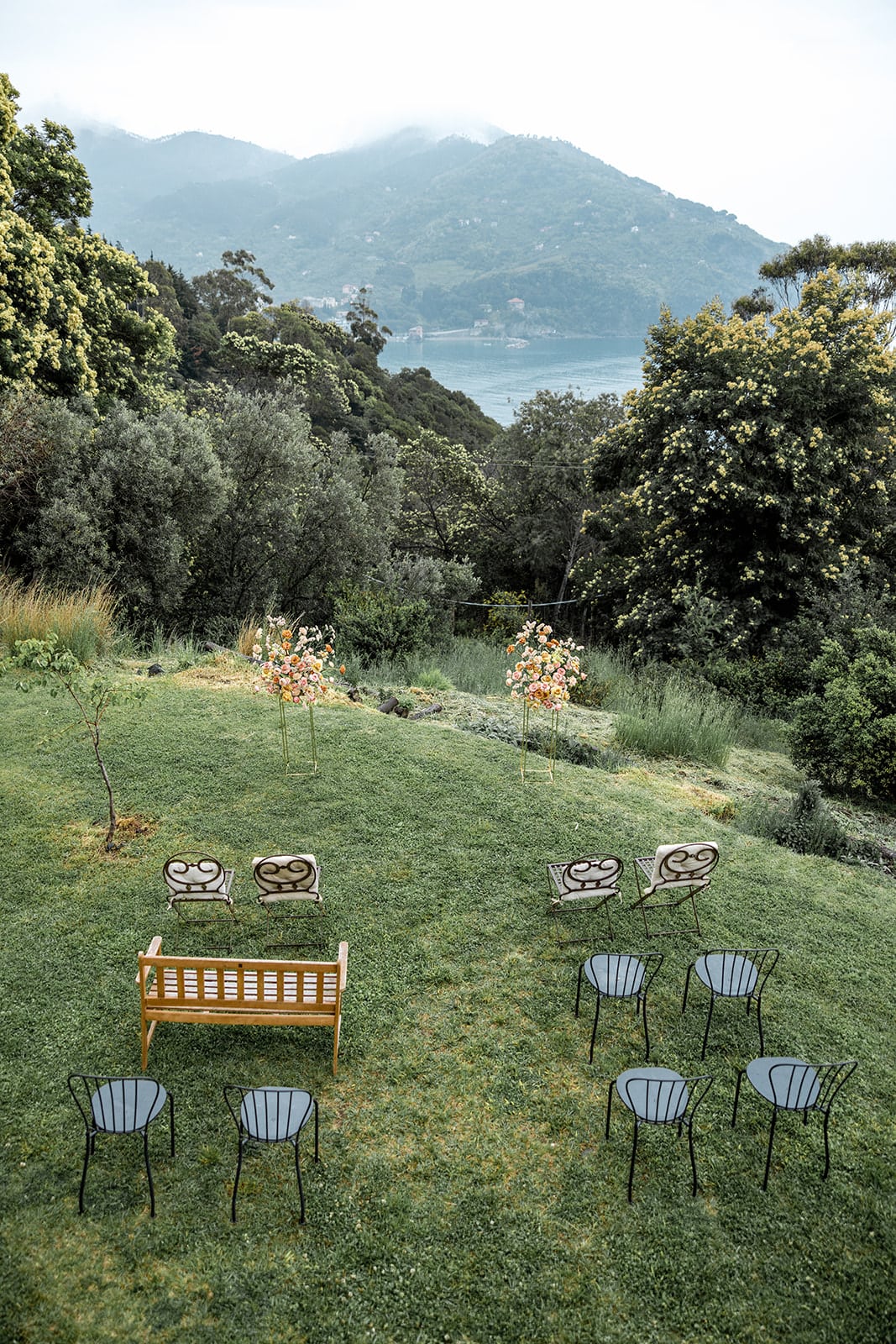Simple ceremony site for wedding in Liguria