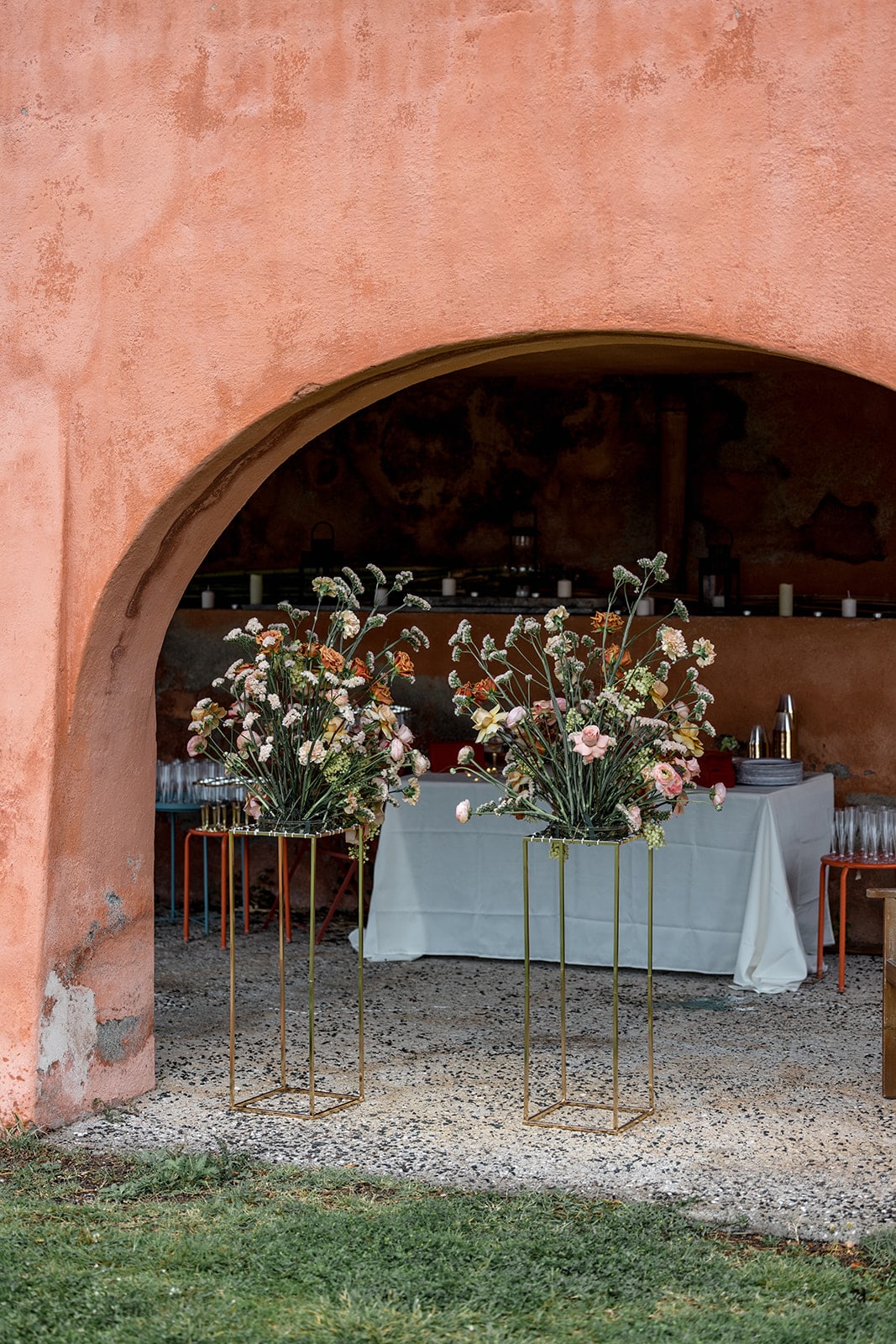 Italian farmhouse with ceremony flower arrangements