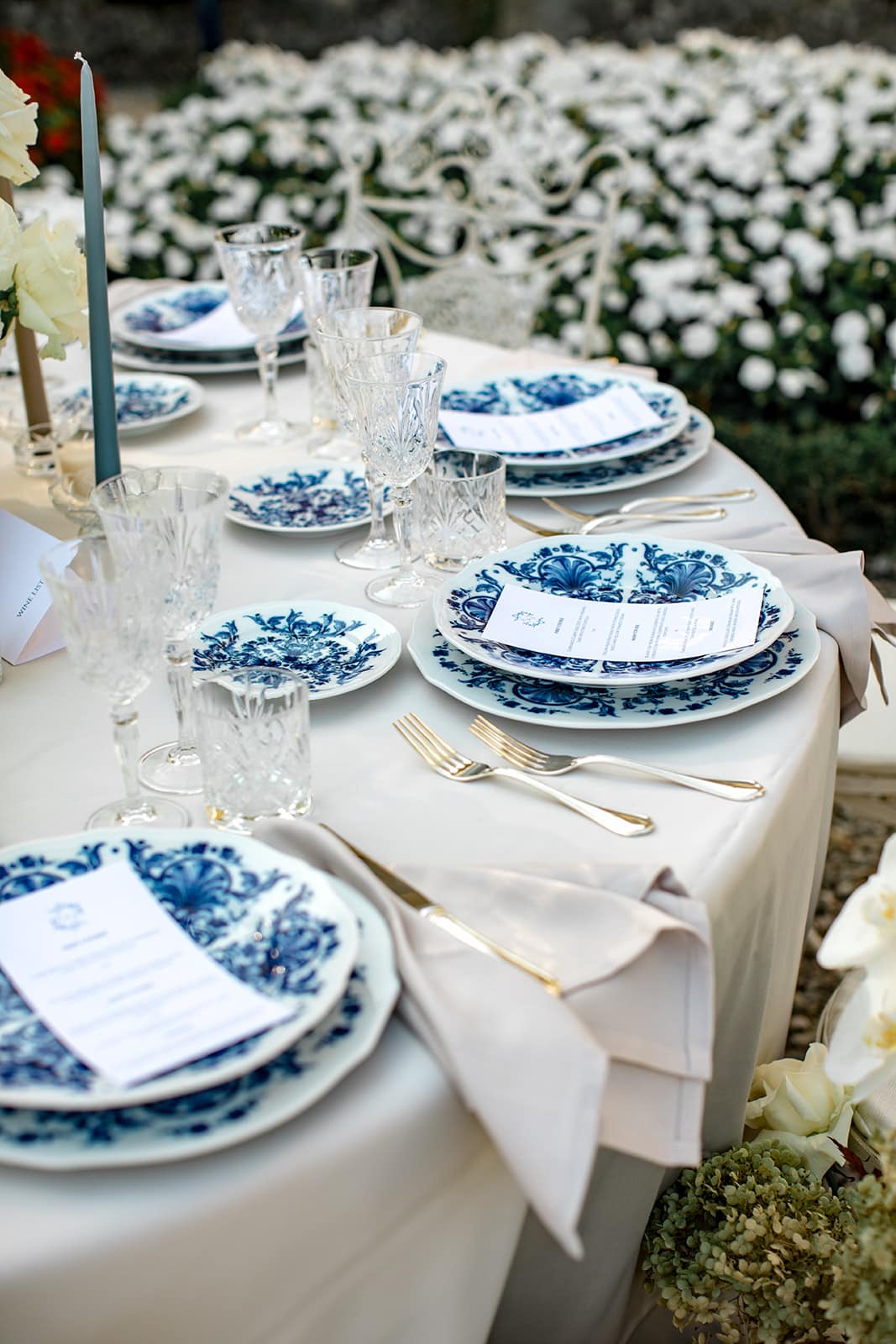 Blue china plates at a Lake Como proposal party