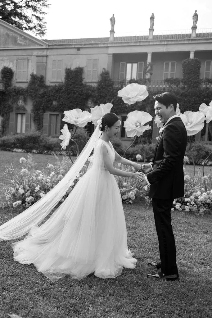Wedding ceremony with bride and groom at Villa Gastel