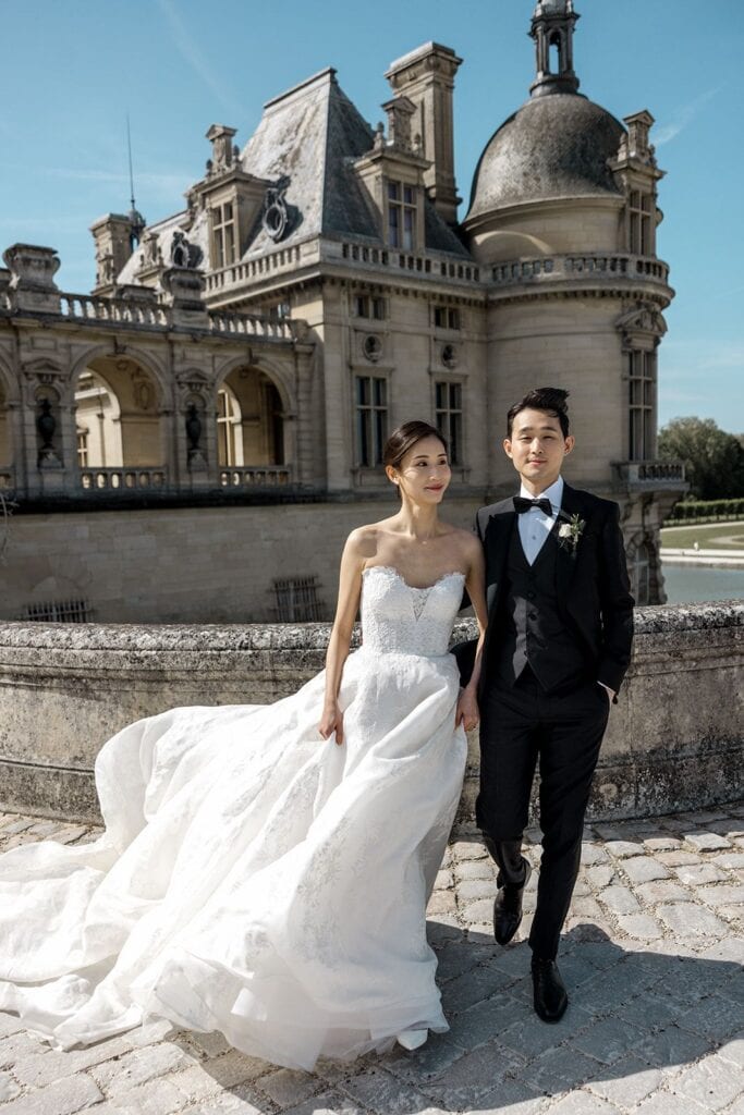 Bride and groom at Chateau de Chantilly